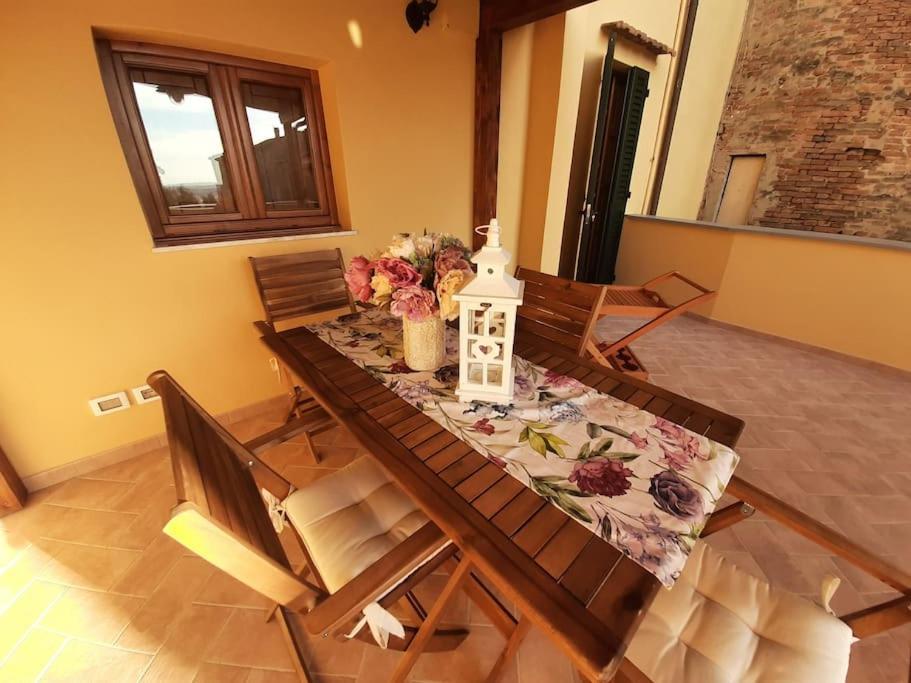 Lajatico Rentals - Terrazza Sul Tramonto Del Silenzio Luaran gambar